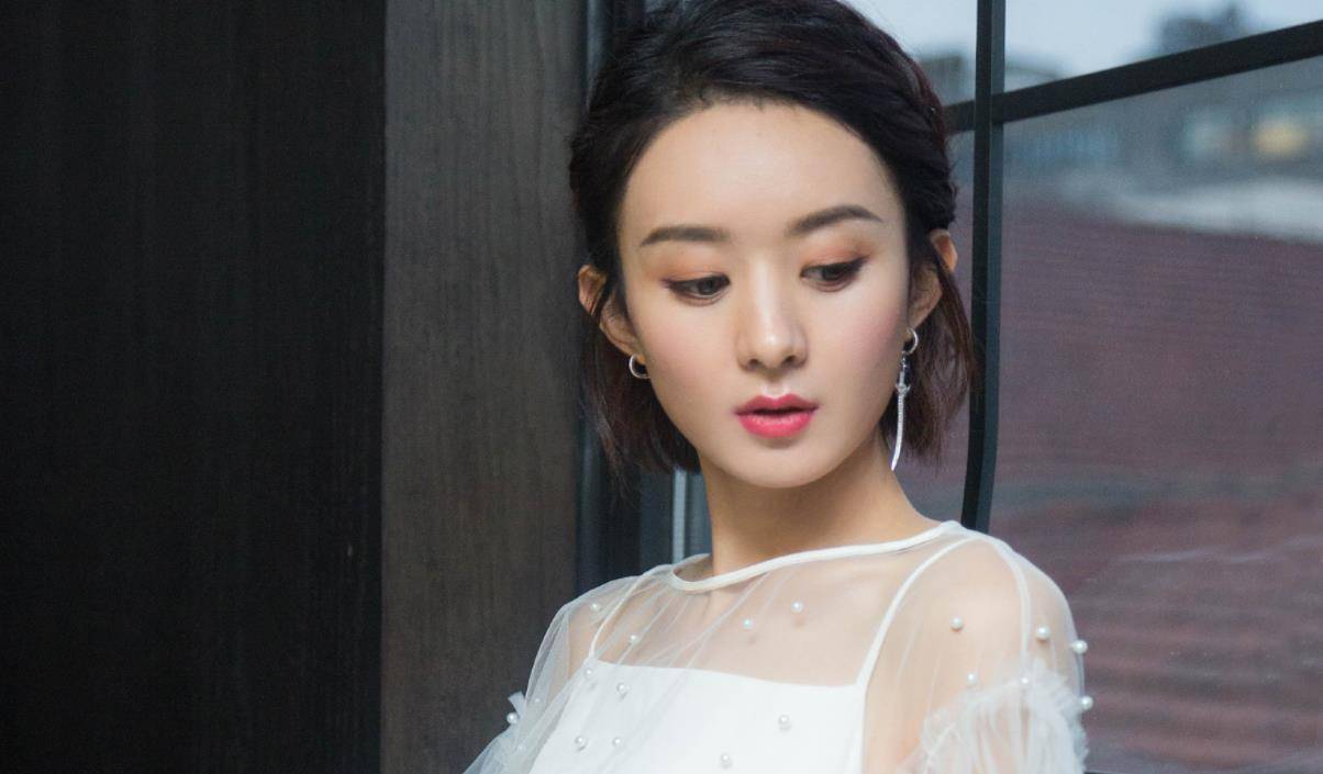 赵丽颖李冰冰大片曝光（睡衣趴默契十足展现姐妹情