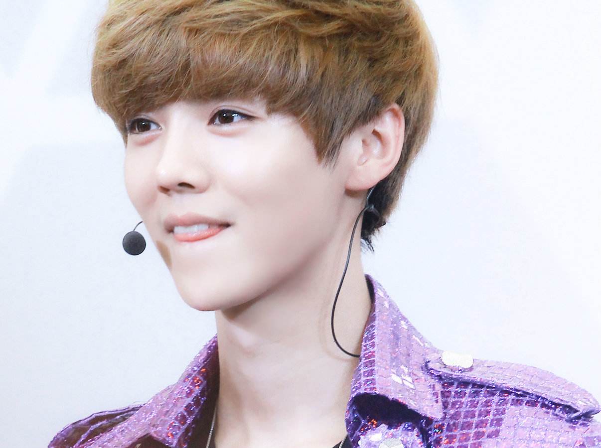 鹿晗约吧大明星花絮（全能鹿你告诉我你会不会跳皮筋儿啊）