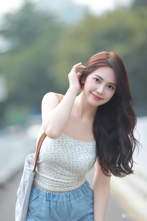 杨幂漂亮吗 杨幂长得漂亮吗