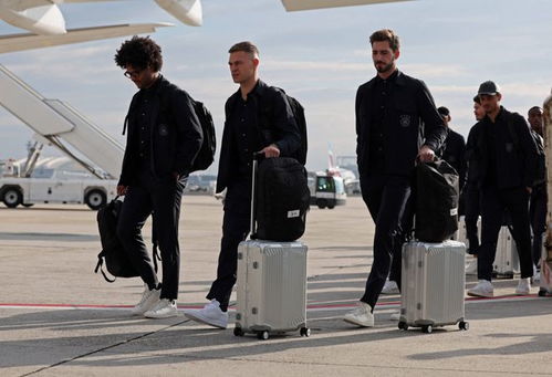 韩第一夫人峰会合影站角落引争议