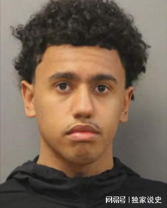 关之琳的球怎么取出来 关之琳的球怎么取出来