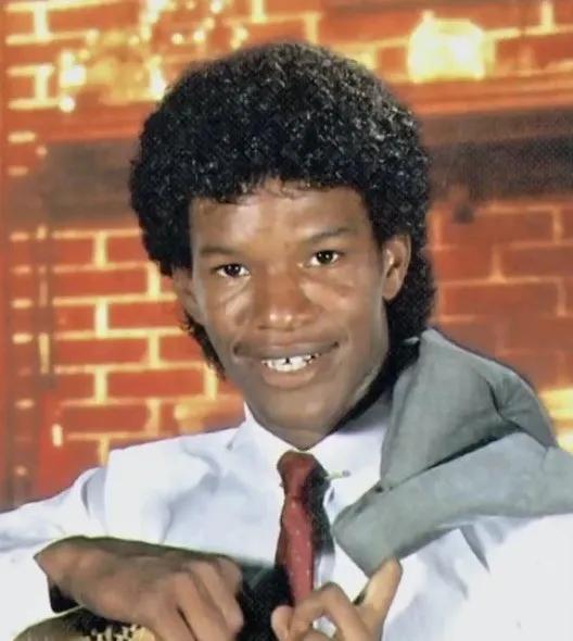 百年大计教育为本教师是