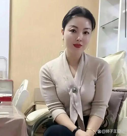 苹果广告主题曲 苹果广告主题曲