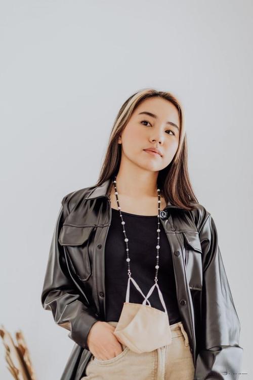 椭圆形脸适合什么发型