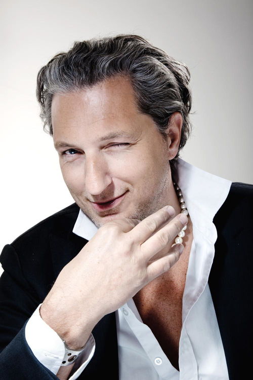 巩新亮跳舞巩新亮唱歌